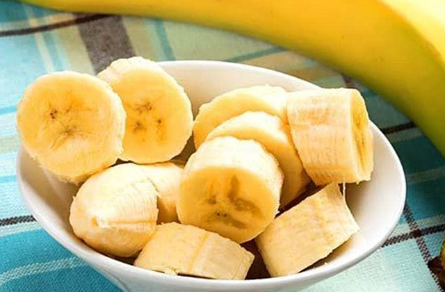 4 Major Effects of Bananas on Your Health, Says Dietitian
